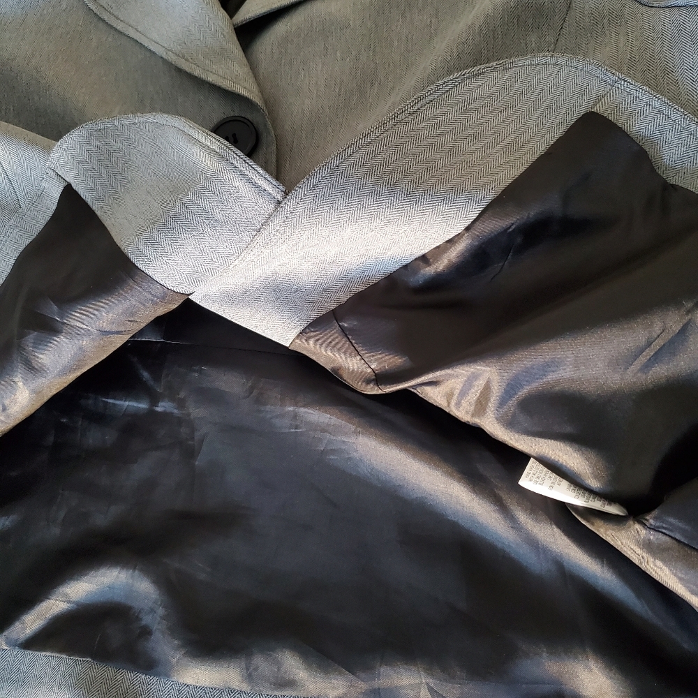 Jade Blazer - Picture 10 of 11
